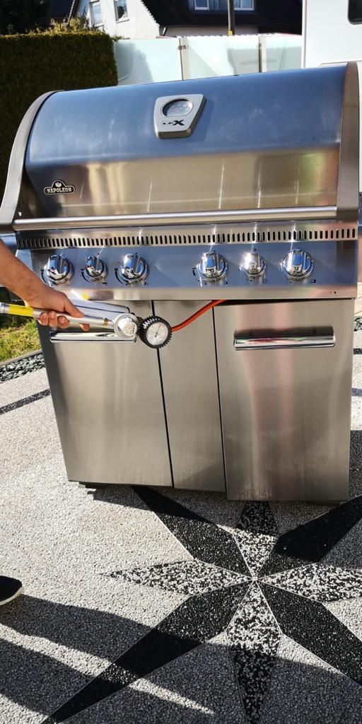 Gasprüfung Grill Hier sollte die Gasprüfung am Grill zu sehen sein